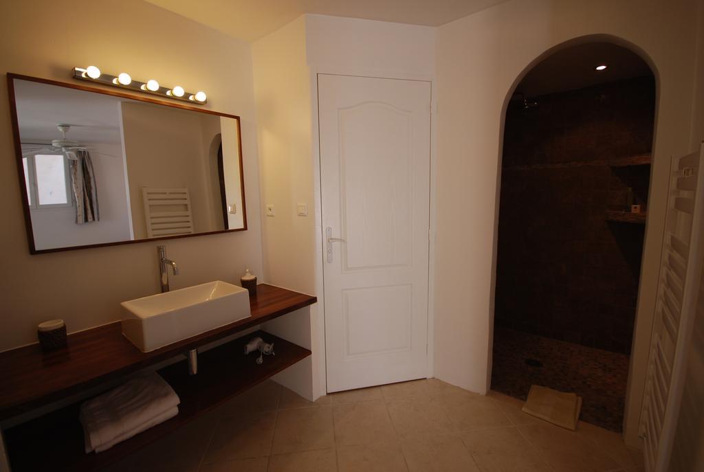 Bed and Breakfast Aloasis Grimaud Zimmer foto
